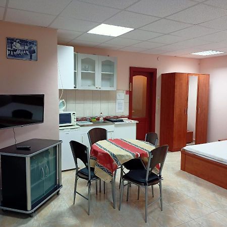 Livia Apartman Buk Ngoại thất bức ảnh