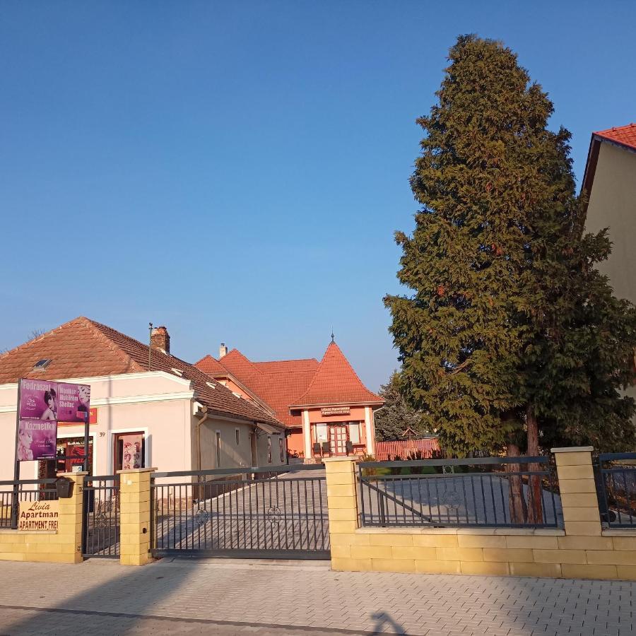 Livia Apartman Buk Ngoại thất bức ảnh