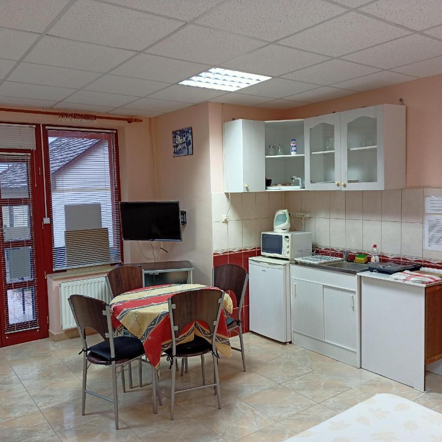 Livia Apartman Buk Ngoại thất bức ảnh